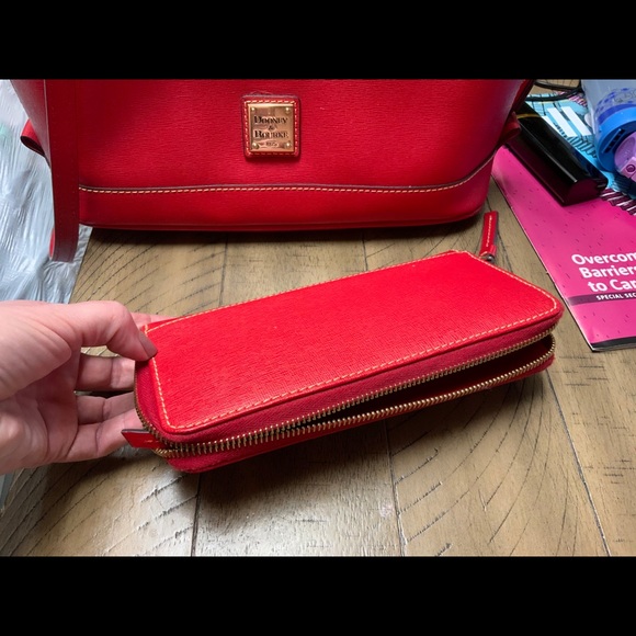 Dooney&Burke SET red domed leather purse & wallet - Picture 13 of 14